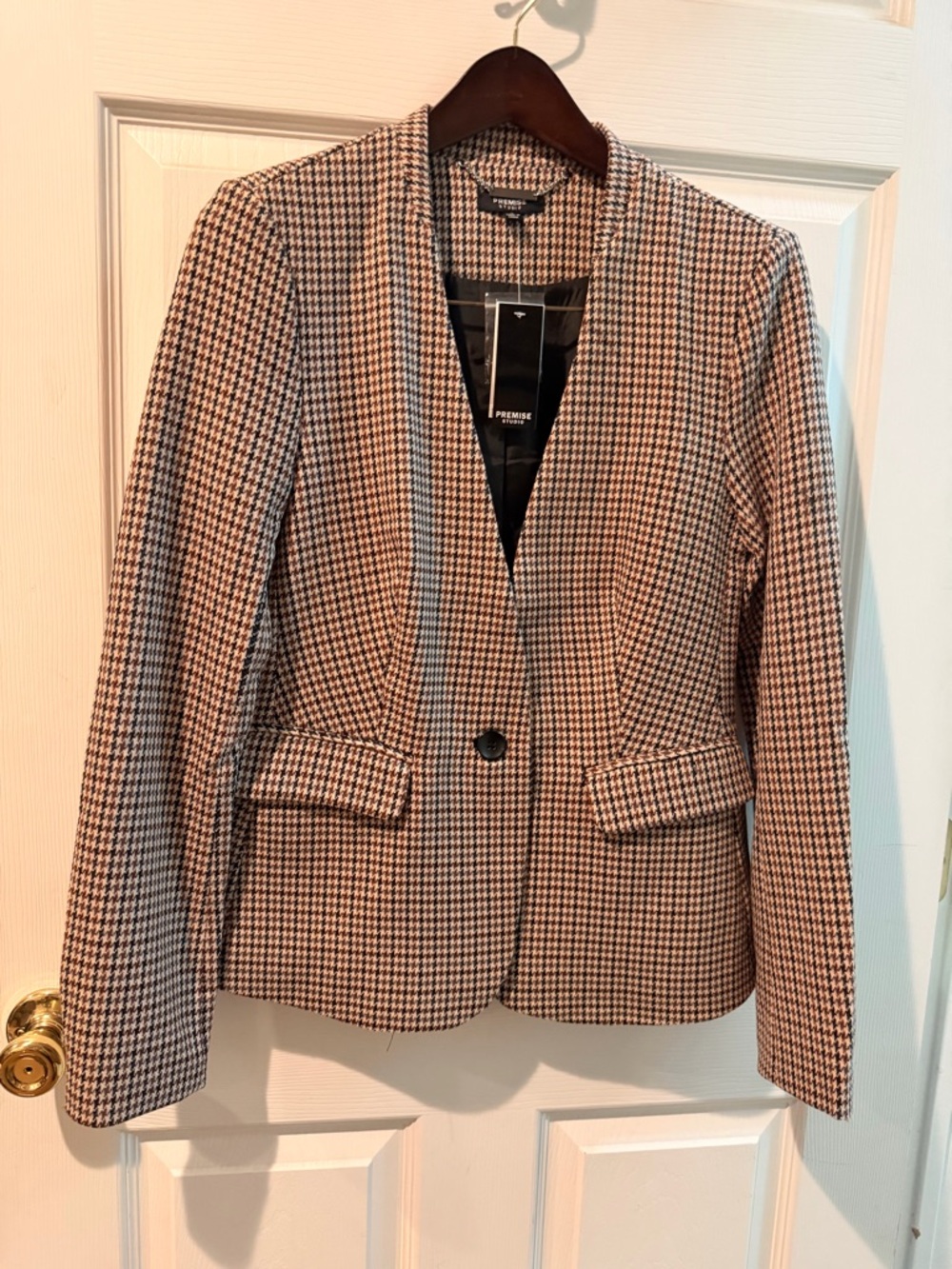 Premise Houndstooth Single-Button Blazer in Black and Cream